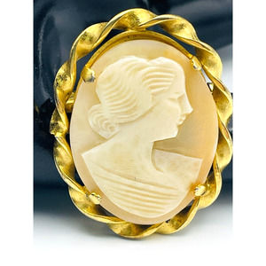 Vintage Unsigned Gold Filled? Authentic Carved Shell Cameo 1.5" Simple Figure
